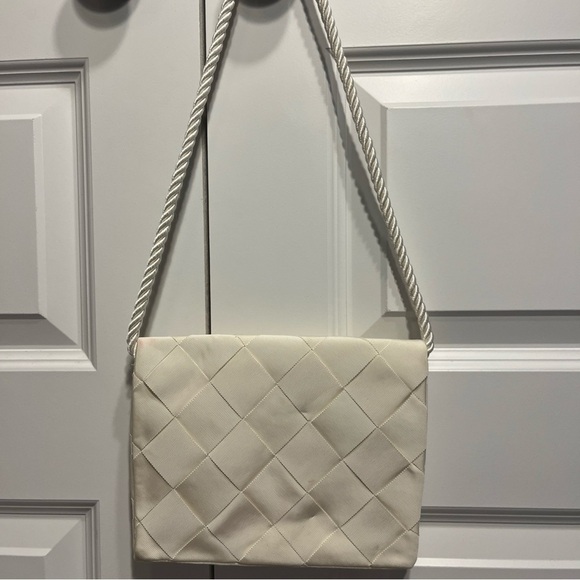 Vintage Mali Rome/Lake Forest Evening Bag Shoulder Purse Off White Ribbon - Picture 1 of 9